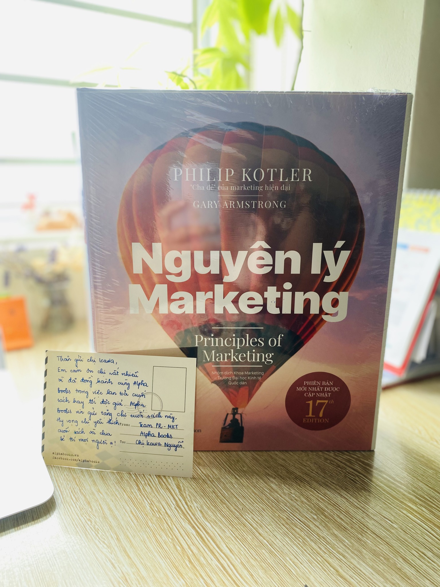 NGUYÊN LÝ MARKETING - CUỐN SÁCH CÔNG CỤ KHÔNG THỂ THIẾU CỦA DÂN MARCOM